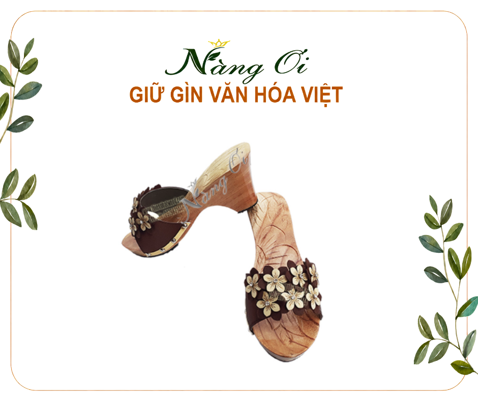 guốc gỗ chạm hoa
